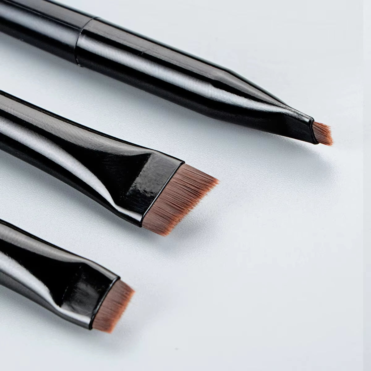 3 Pcs Edge Eyeliner Brush Oblique Head Eyebrow Brush Outline Eyeliner Brush Ultra-Thin Eyeshadow Brush Makeup Tools